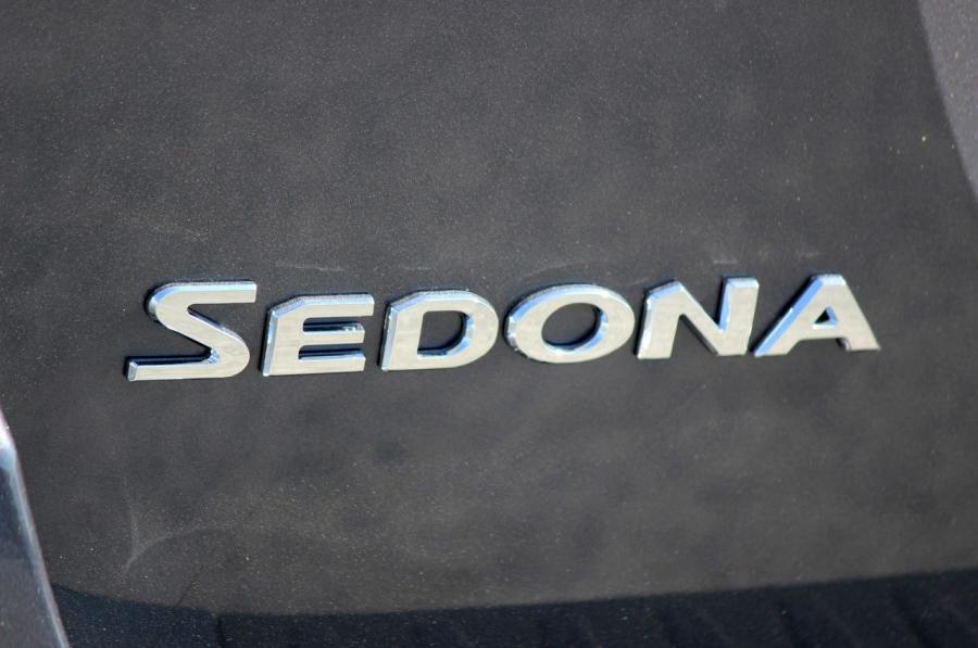  Kia Sedona SXL 2015 года  (фото 49 из 75)